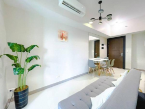Cozy 1BR Uptown Parksuites